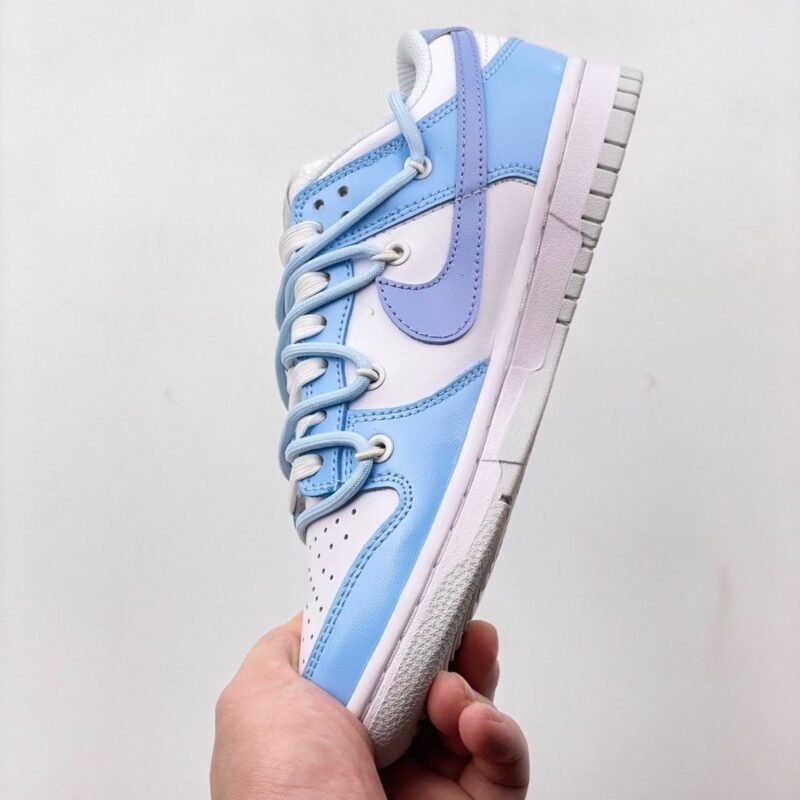 【AT1594】Off-White™のデコンストラクト風カスタム、Nike SB Dunk Low”Milk White/Pink/Smile“ダンクシリーズのローカットカジュアルスケートボードシューズ