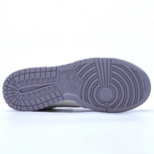 【AT2685】Nike Dunk Low Retro "DIY High-End Custom" より優れた視覚と足触り体験、清潔さ、刺繍技術、皮革のクリーンカットで毛羽立ちがなく、完璧なディテールを提供します。