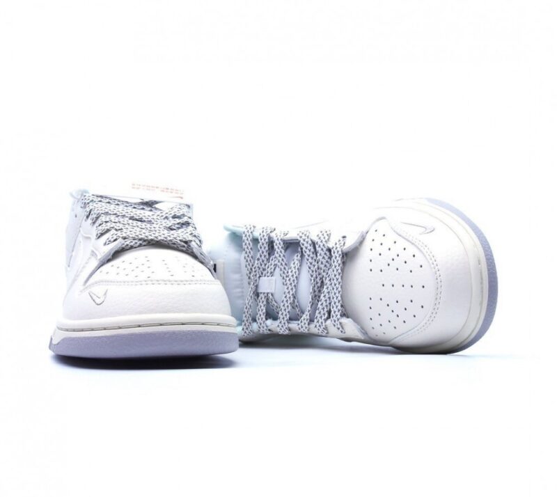 【AT2685】Nike Dunk Low Retro "DIY High-End Custom" より優れた視覚と足触り体験、清潔さ、刺繍技術、皮革のクリーンカットで毛羽立ちがなく、完璧なディテールを提供します。