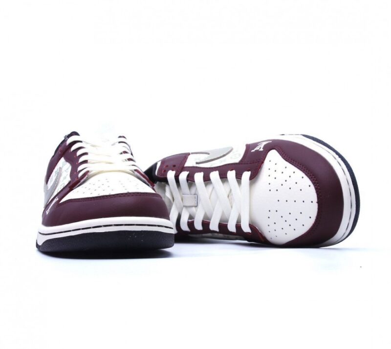 【AT2687】Nike Dunk Low Retro "DIY High-End Custom" LV ナイキNK ダンク ロー レトロ "DIY ハイエンド カスタマイズ" ローカット カジュアルスポーツシューズ。より良い視覚と足感体験、クリーン度、刺繍工芸、皮革の切り抜きがきれいで毛玉がない、完璧なディテール。