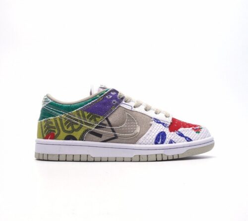 【AT2695】Nike SB Dunk Low Mummy ナイキSBダンクロー マミーは、破れた帆布のアッパーを採用しています。側面のSwooshロゴは、ブルーグリーン色に似た色合いになっています。