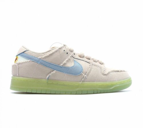 【AT2699】Nike SB Dunk Low "Mummy" 全く新しいNike SB Dunk Low Pro "Mummy"シューズは、耐久性のある厚手の麻布素材を使用しています。