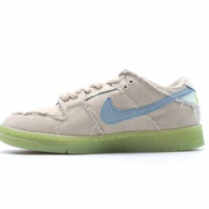 【AT2699】Nike SB Dunk Low "Mummy" 全く新しいNike SB Dunk Low Pro "Mummy"シューズは、耐久性のある厚手の麻布素材を使用しています。