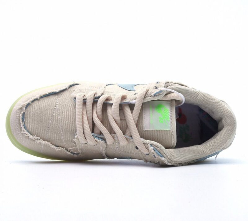 【AT2699】Nike SB Dunk Low "Mummy" 全く新しいNike SB Dunk Low Pro "Mummy"シューズは、耐久性のある厚手の麻布素材を使用しています。