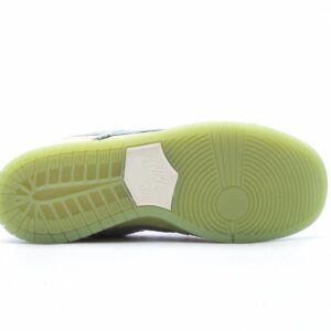 【AT2699】Nike SB Dunk Low "Mummy" 全く新しいNike SB Dunk Low Pro "Mummy"シューズは、耐久性のある厚手の麻布素材を使用しています。