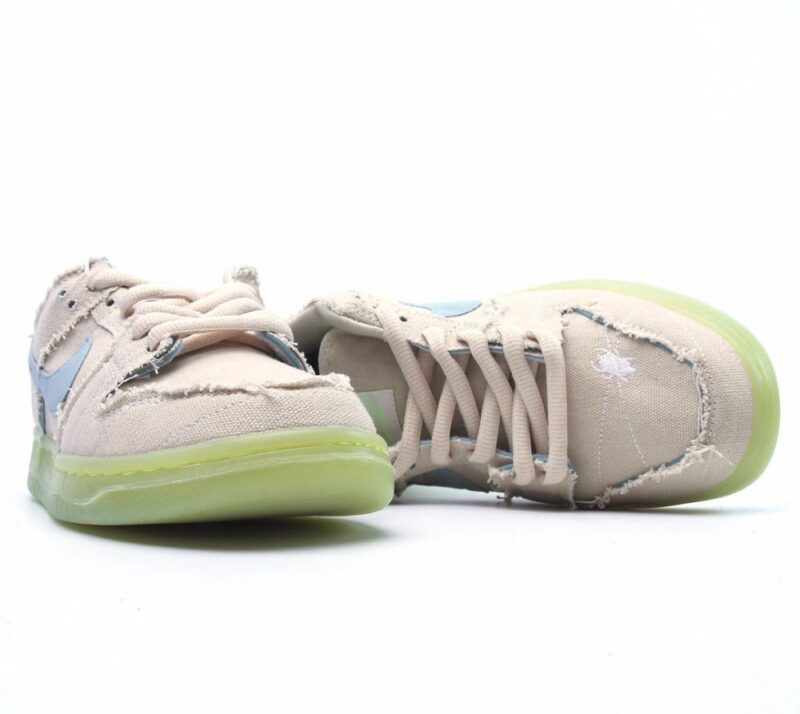 【AT2699】Nike SB Dunk Low "Mummy" 全く新しいNike SB Dunk Low Pro "Mummy"シューズは、耐久性のある厚手の麻布素材を使用しています。