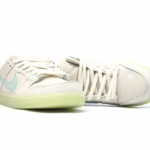 【AT2700】Nike SB Dunk Low "Mummy" ナイキSBダンクロー・ マミーは布製のハイエンドテクスチャーを採用しており、サイドのスウッシュロゴはブルーグリーンのターコイズに似た色合いを持っています。