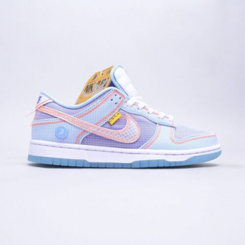 【AT2703】Nike SB Dunk Low "Mummy" ナイキSBダンクロー「ミイラ」夜光「木乃伊」SBは、ライトグレーのボディに包まれたミイラのようなデザインを採用しています。粗野な仕上げが独特な質感を演出しています。