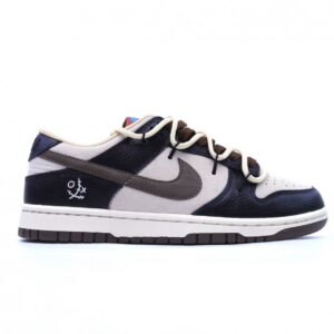 【AT2706】Nike SB Dunk Low ナイキSB ダンク ロー プロは、ヴィンテージのローカットスニーカーです。 スケートボードやカジュアルなスポーツ用にデザインされ、ベルクロストラップが特徴的です。