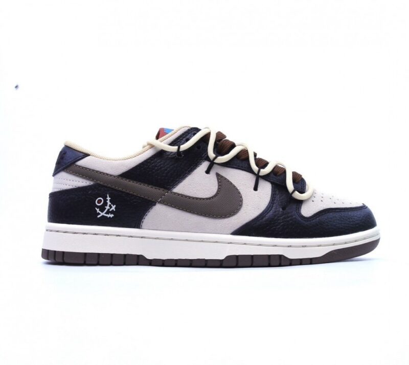 【AT2706】Nike SB Dunk Low ナイキSB ダンク ロー プロは、ヴィンテージのローカットスニーカーです。 スケートボードやカジュアルなスポーツ用にデザインされ、ベルクロストラップが特徴的です。