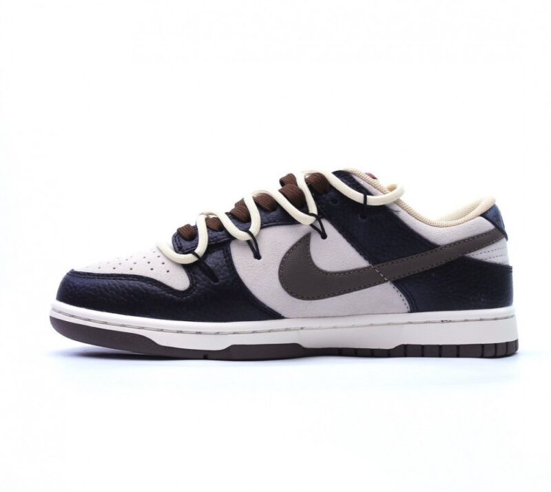 【AT2706】Nike SB Dunk Low ナイキSB ダンク ロー プロは、ヴィンテージのローカットスニーカーです。 スケートボードやカジュアルなスポーツ用にデザインされ、ベルクロストラップが特徴的です。