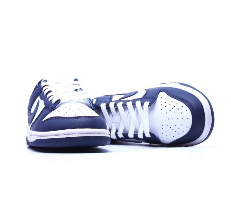 【AT2716】Nike SB Dunk Low SP "Champ Color" ダンクシリーズのローカットスニーカーは、耐久性のあるラバーソールが特徴です。