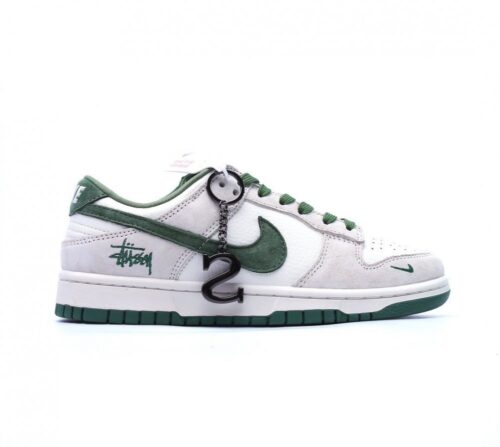 【AT2717】Stussy x Nike Dunk Low は、伝統的な産業的な流れ作業ラインのデザインの制約を打破し、Made by ideasのスーパークリエイティブなコンセプトを掲げ、多くのストリートファッションデザイナーが集結し、最も注目されているトレンドと組み合わせ、ストリートファッション愛好家のためにチャーミングな個性を演出した専用のトレンド製品を作り上げました。