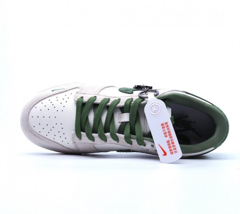 【AT2717】Stussy x Nike Dunk Low は、伝統的な産業的な流れ作業ラインのデザインの制約を打破し、Made by ideasのスーパークリエイティブなコンセプトを掲げ、多くのストリートファッションデザイナーが集結し、最も注目されているトレンドと組み合わせ、ストリートファッション愛好家のためにチャーミングな個性を演出した専用のトレンド製品を作り上げました。