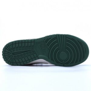 【AT2717】Stussy x Nike Dunk Low は、伝統的な産業的な流れ作業ラインのデザインの制約を打破し、Made by ideasのスーパークリエイティブなコンセプトを掲げ、多くのストリートファッションデザイナーが集結し、最も注目されているトレンドと組み合わせ、ストリートファッション愛好家のためにチャーミングな個性を演出した専用のトレンド製品を作り上げました。