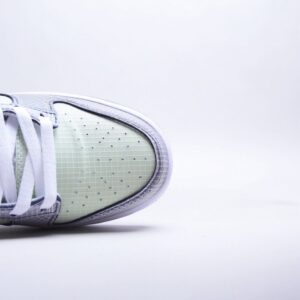 【AT2727】Nike SB Dunk Low "Mummy" ナイキSBダンクロー「ミイラ」グローオールドMUMMY」SBバックボードはファッションカジュアルスニーカーDM0774-111のシューズボディは明るい灰色で表現され、麻布素材でミイラが包まれたようなスタイルが展開され、粗野な毛縁が独特な質感をもたらします。