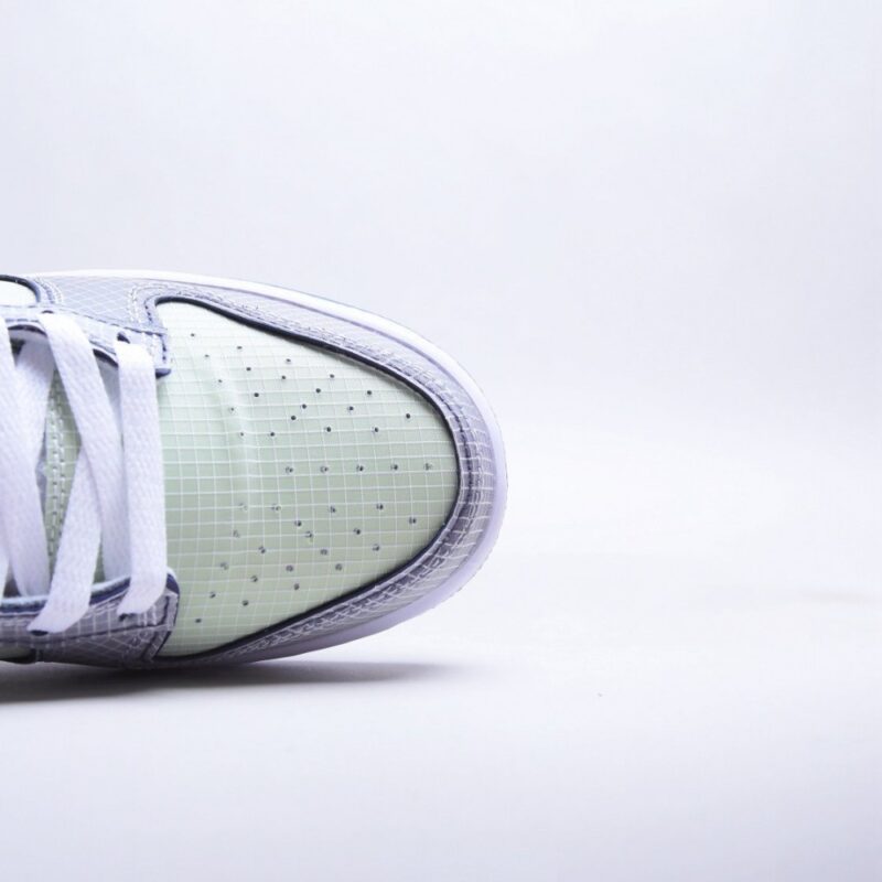 【AT2727】Nike SB Dunk Low "Mummy" ナイキSBダンクロー「ミイラ」グローオールドMUMMY」SBバックボードはファッションカジュアルスニーカーDM0774-111のシューズボディは明るい灰色で表現され、麻布素材でミイラが包まれたようなスタイルが展開され、粗野な毛縁が独特な質感をもたらします。