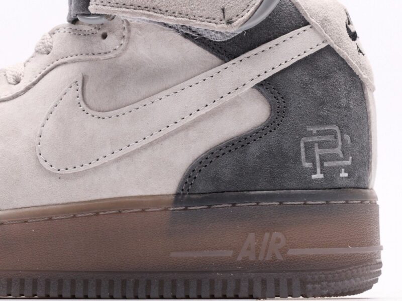 【AT2735】Nike AIR FORCE 1‘07 エアフォースワン07は、オールマッチのカジュアルスポーツシューズです。
