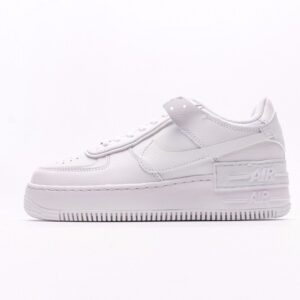 【AT2740】Nike WMNS Air Force 1 ナイキWMNS Air Force 1 Shadowは、マカロン色の軽量のハイトップスニーカー。クラシックなデザインに遊び心の要素を注入しました。