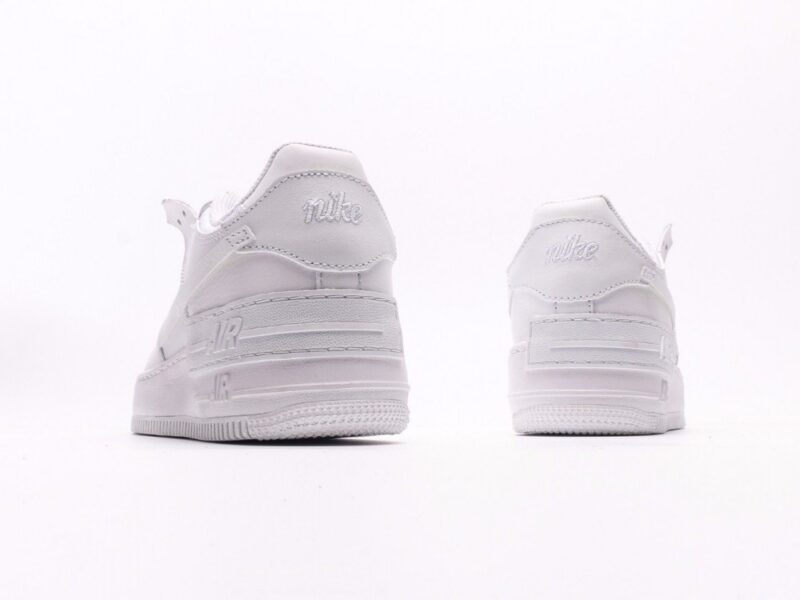 【AT2740】Nike WMNS Air Force 1 ナイキWMNS Air Force 1 Shadowは、マカロン色の軽量のハイトップスニーカー。クラシックなデザインに遊び心の要素を注入しました。