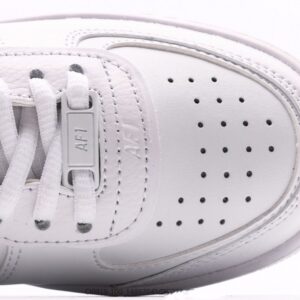 【AT2740】Nike WMNS Air Force 1 ナイキWMNS Air Force 1 Shadowは、マカロン色の軽量のハイトップスニーカー。クラシックなデザインに遊び心の要素を注入しました。