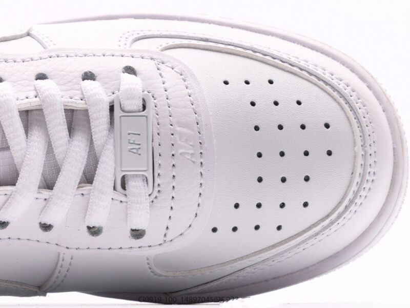 【AT2740】Nike WMNS Air Force 1 ナイキWMNS Air Force 1 Shadowは、マカロン色の軽量のハイトップスニーカー。クラシックなデザインに遊び心の要素を注入しました。