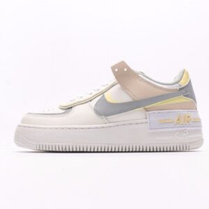 【AT2742】Nike WMNS Air Force 1 Shadow マカロンエアフォース1シャドウは、クラシックなデザインに遊び心を加えました。