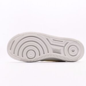 【AT2742】Nike WMNS Air Force 1 Shadow マカロンエアフォース1シャドウは、クラシックなデザインに遊び心を加えました。