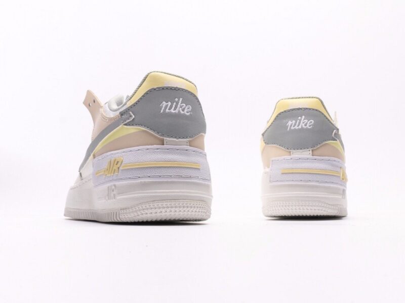 【AT2742】Nike WMNS Air Force 1 Shadow マカロンエアフォース1シャドウは、クラシックなデザインに遊び心を加えました。