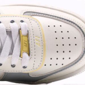 【AT2742】Nike WMNS Air Force 1 Shadow マカロンエアフォース1シャドウは、クラシックなデザインに遊び心を加えました。