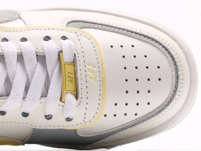 【AT2742】Nike WMNS Air Force 1 Shadow マカロンエアフォース1シャドウは、クラシックなデザインに遊び心を加えました。