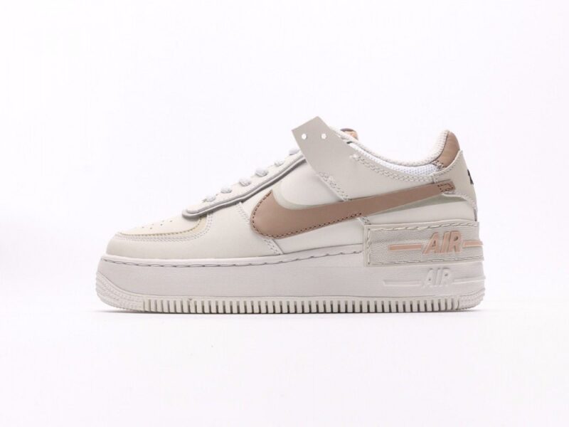 【AT2743】Nike WMNS Air Force 1 Shadow マカロン空軍ワンシャドウ軽量ハイカットユニバーサルスニーカー。クラシックなデザインに遊び心を加えました。