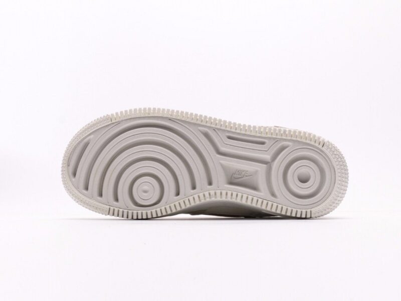 【AT2743】Nike WMNS Air Force 1 Shadow マカロン空軍ワンシャドウ軽量ハイカットユニバーサルスニーカー。クラシックなデザインに遊び心を加えました。