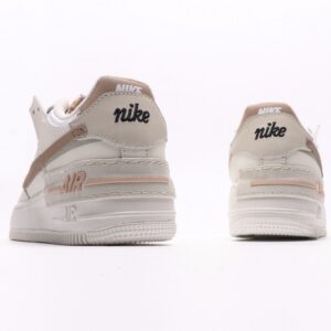【AT2743】Nike WMNS Air Force 1 Shadow マカロン空軍ワンシャドウ軽量ハイカットユニバーサルスニーカー。クラシックなデザインに遊び心を加えました。