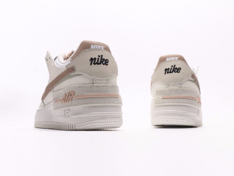 【AT2743】Nike WMNS Air Force 1 Shadow マカロン空軍ワンシャドウ軽量ハイカットユニバーサルスニーカー。クラシックなデザインに遊び心を加えました。