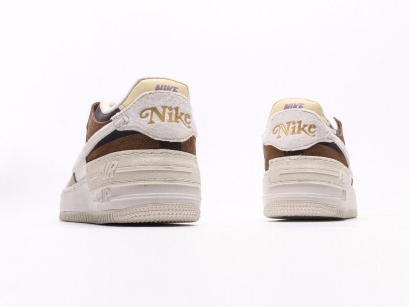 【AT2746】Nike AIR FORCE 1‘07 ナイキWMNSエアフォース1シャドウは、マカロンがモチーフのエアフォース1シャドウは、軽量でハイトップでコーディネートにもバッチリです。クラシックなデザインに遊び心を加えた一足です。