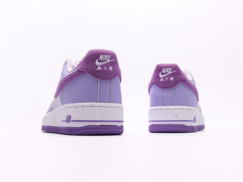 【AT2748】Nike AIR FORCE 1'07 ナイキ エア フォース 1 '07 エアフォース1 ローカットの万能なカジュアルスポーツシューズ。柔らかく、弾力のあるクッショニングと優れたミッドソールデザインが特徴で、レトロとモダンの外観が融合し、世界中で30年以上も愛され続けているForce 1を生み出します。