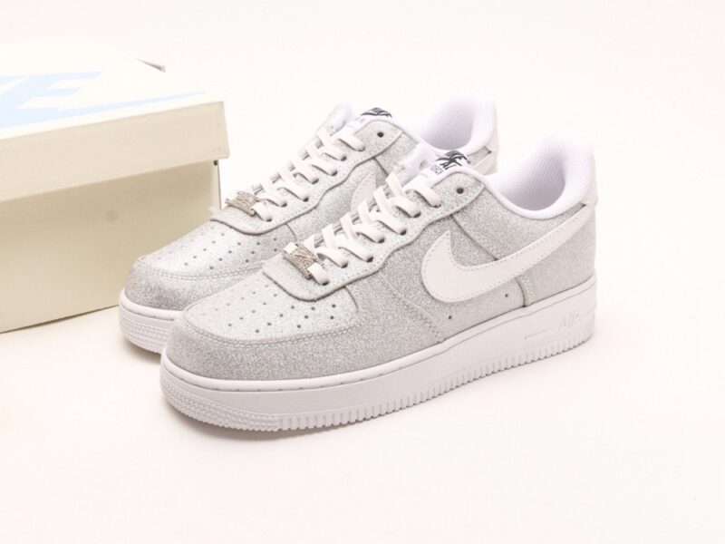 【AT2761】Nike Air Force 1 ’07 エアフォース1ローカット、万能な厚底ハイカット休暇スポーツシューズ