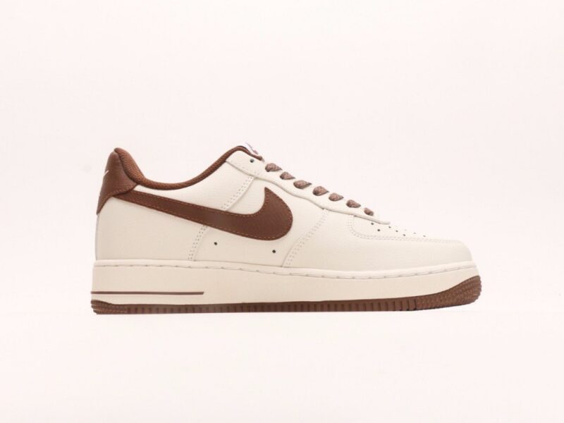 【AT2764】Nike Air Force 1 Low エアフォース1ロー ユーバーフェッチュア レジャー スポーツ シューズ
