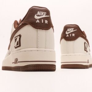 【AT2764】Nike Air Force 1 Low エアフォース1ロー ユーバーフェッチュア レジャー スポーツ シューズ