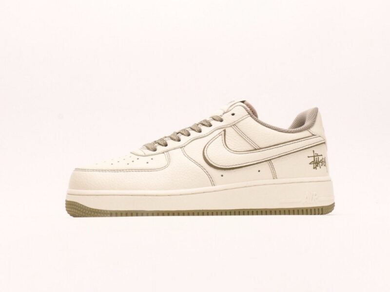 【AT2765】Nike x Stussy Nike Air Force 1 Lowは、万能でカジュアルなスポーツシューズです。