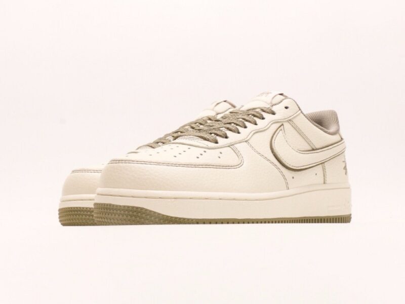 【AT2765】Nike x Stussy Nike Air Force 1 Lowは、万能でカジュアルなスポーツシューズです。