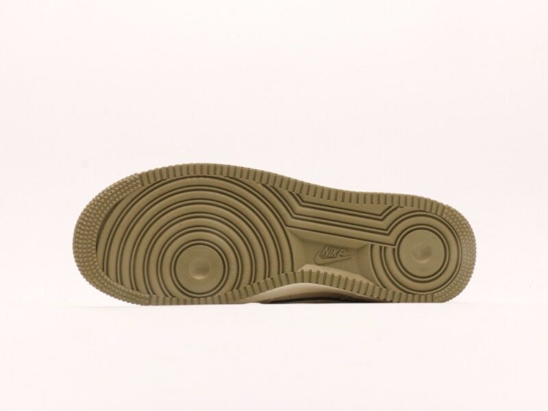 【AT2765】Nike x Stussy Nike Air Force 1 Lowは、万能でカジュアルなスポーツシューズです。