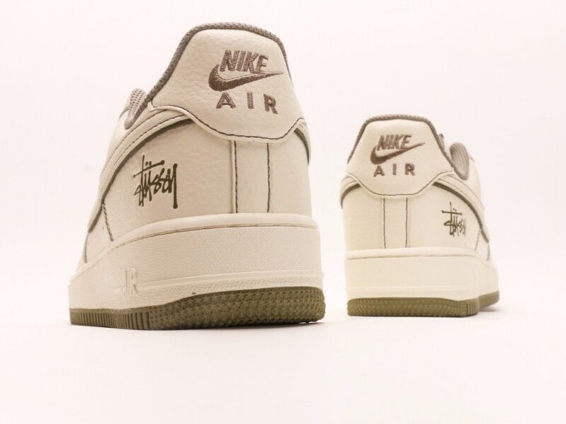 【AT2765】Nike x Stussy Nike Air Force 1 Lowは、万能でカジュアルなスポーツシューズです。