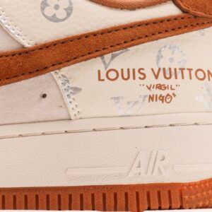 【AT2766】Nike Air Force 1´07 Low 空軍1号ローカットモデルは、ソフトでしなやかなクッショニング性能と優れたミッドソールデザインが特徴です。