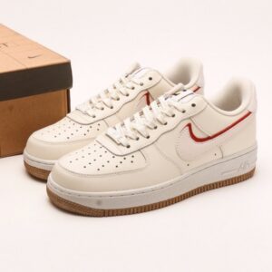 【AT2767】Nike WMNS AIR FORCE 1'07 LX エアフォース1ローカットモデル 1 オールスター カジュアルスポーツシューズ