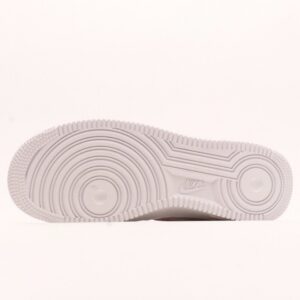 【AT2768】NIKE WMNS AIR FORCE 1'07 LX エアフォース1'07 LXは、ローカットでおしゃれでカジュアルなスポーツシューズです。