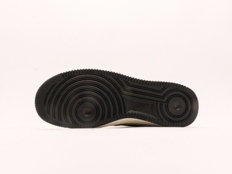 【AT2772】Nike AIR FORCE 1'07 WB エアフォース1'07WB-ベース おしゃれでカジュアルなスポーツシューズ