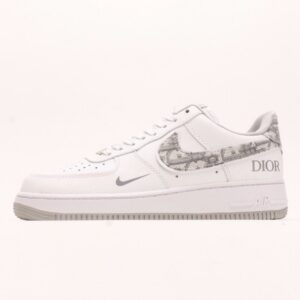 【AT2774】Dior x NikeのNike Air Force 1 Lowは、万能でカジュアルなスポーツシューズです。