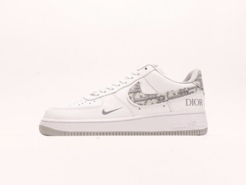 【AT2774】Dior x NikeのNike Air Force 1 Lowは、万能でカジュアルなスポーツシューズです。